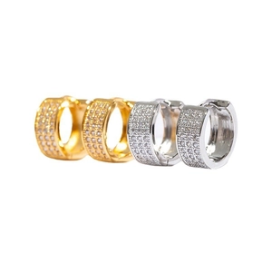 Boucles d'oreilles larges serties de trois rangées de zircons en or et argent
