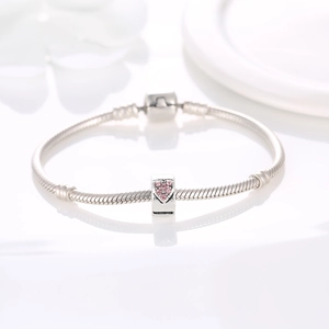 Bracciale a catena serpente argento con charm rettangolare e cuore di cristalli rosa