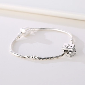 Pulsera de cadena de serpiente en plata S925 con colgante de libro grabado STUDY