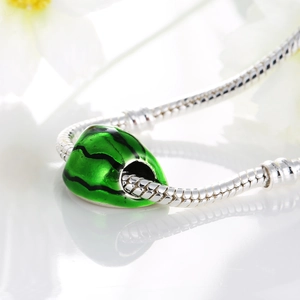 Perle de pastèque en émail vert sur une chaîne serpent argentée pour bracelet DIY