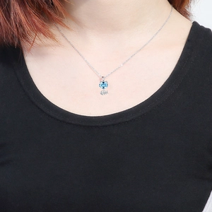 Collar de gato con cristal azul austriaco y espina de pescado en cadena de plata