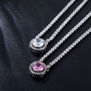 Collier tennis halo élégant avec pendentif en cristal rond en rose et argent blanc