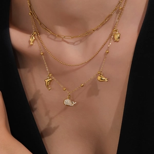 Collana a tre strati placcata oro 18k con ciondoli marini e balena con zirconi