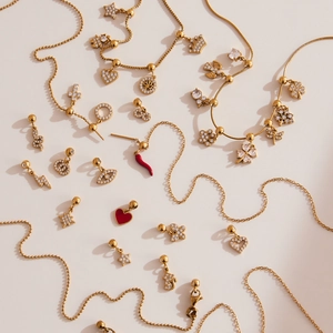 Collana in acciaio inossidabile placcata oro 18k con ciondoli cuore e peperoncino
