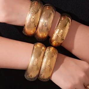 Fashion Stainless Steel Gold Plated Wide Bangle Bracelet Textured Lava Hammered Honeycomb Pattern Hinged Open Cuff Bangle Jewelry For Women