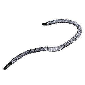 Hip-Hop-Zirkonia-Gliederarmband mit klaren quadratischen Steinen und silbernem Finish