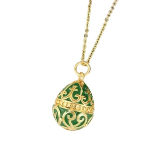 Collana vintage dorata con pendente a uovo verde stile Fabergé e decori floreali