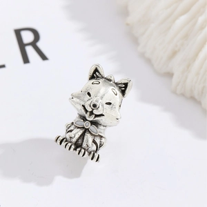 Abalorio de zorro en plata antigua con lazo de esmalte blanco para pulseras DIY
