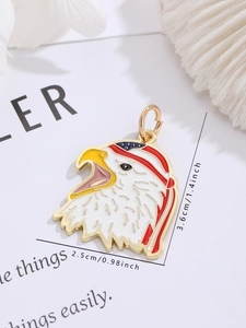 Detailed view of an eagle pendant with American flag pattern and 3.6cm size dimensions