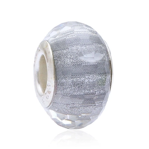 Ciondolo in resina rosa sfaccettata con anima in argento sterling S925 e maglia