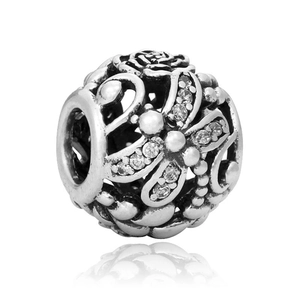Boho-Silber-Charm-Perle mit Libellen-Design und funkelnden Kristalldetails