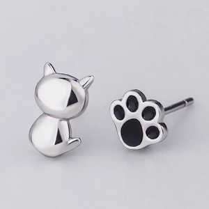 Pendientes de Botón Asimétricos con Poste de Plata de Ley 925 Gato y Pata Joyería Animal Minimalista Plata Regalo para Mujer