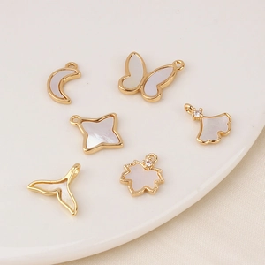 Vergoldete Messinganhänger mit natürlichem Perlmutt und Zirkonia für DIY-Schmuck