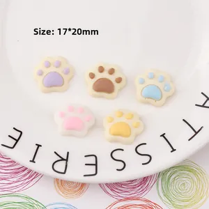 Mix di ciondoli a zampa di gatto in resina colorata per custodie fai-da-te
