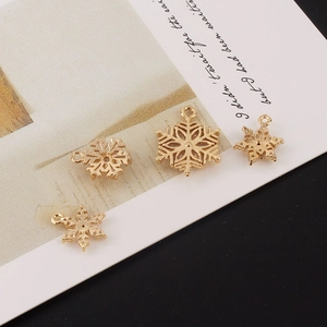 Vergulde sneeuwvlok hanger met zirkoon voor het maken van DIY sieraden en kettingen