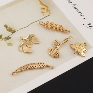 Lot de pendentifs feuilles de ginkgo et d'érable dorées pour création de bijoux
