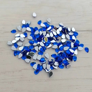 Σταγόνες ακρυλικά στρας 4x6mm σε σκούρο μπλε χρώμα για DIY κατασκευές και χειροτεχνίες