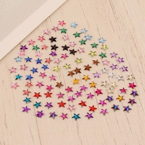Strass nail art étoiles colorées 3mm avec étincelles facettées multicolores