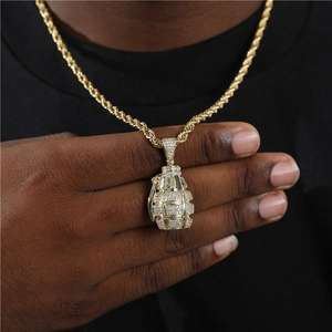 Hiphop-Goldgranatenanhänger mit Pavé-Kristallen an einer Kordelkette-Halskette