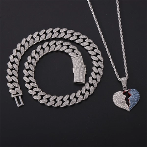 Collana hip-hop catena cubana argento con ciondolo a cuore spezzato blu e argento