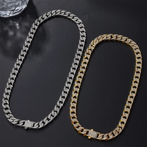 Collane cuban link ghiacciate in oro e argento con pietre scintillanti incastonate