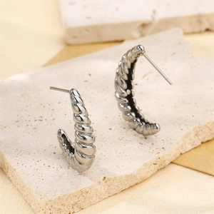 Élégantes boucles d'oreilles argentées torsadées en U sur support en pierre naturelle