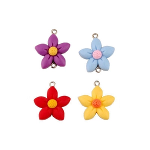 Kleurrijke hars bloem hangers in paars blauw rood en geel met zilveren ringetjes