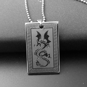 Pendentif dragon rectangulaire en acier inoxydable poli avec chaîne à billes