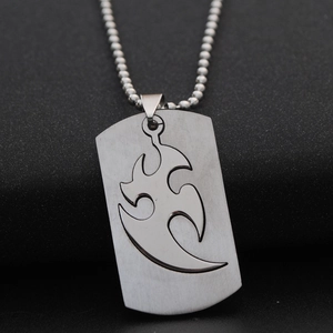 Collana con Ciondolo Targhetta Cane Punk in Acciaio al Titanio Fiamma Vuota per Uomo Donna Streetwear Argento Metallo Spazzolato Gioielli