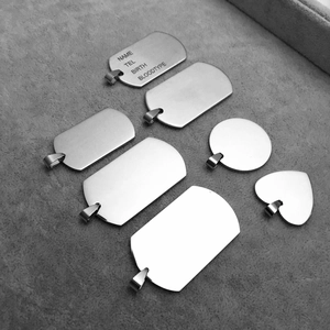 Placas de identidad personalizadas de acero inoxidable en formas variadas y corazón