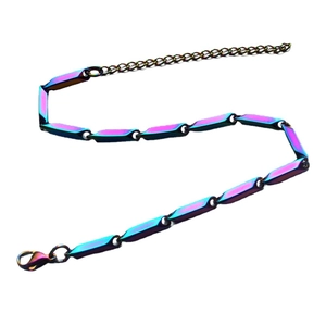 Bracciale arcobaleno in acciaio inossidabile con maglie esagonali e chiusura a moschettone