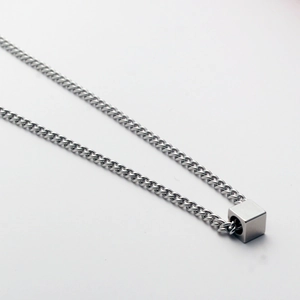 Minimalistische Edelstahl Würfel Anhänger Halskette Für Herren Damen Unisex Geometrische Polierte Kette Modeschmuck Geschenk
