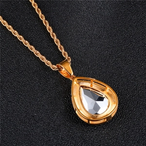 Hip-hop teardrop pendant necklace in gold finish with sparkling pear-cut zircon stone