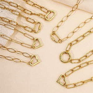 Collier Chaîne Trombone en Acier Inoxydable pour Femmes Pendentif Mousqueton Cœur Incrustation de Nacre Bijoux de Mode Cadeau