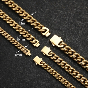 Detalle de cadenas cubanas bañadas en oro de 18k de 8mm, 10mm y 12mm con cierre de caja
