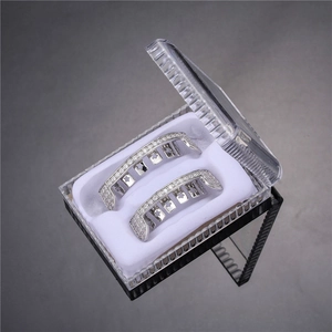 Iced out hiphop grillz set met sprankelende zirkonia en ster-uitsparing details