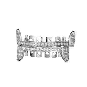 Hip-hop zilveren grillz set met micro-strass steentjes en sterpatronen op witte achtergrond