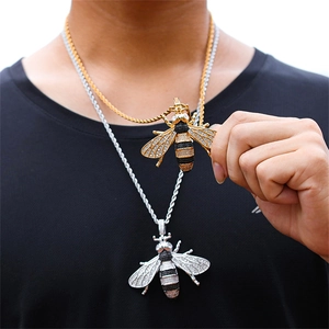 Hiphop Bienen-Anhänger in Gold und Silber mit Zirkon-Steinen an gedrehter Seilkette