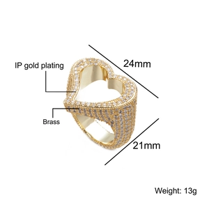 Bague cœur évidée en laiton plaqué or avec zircons et dimensions du produit