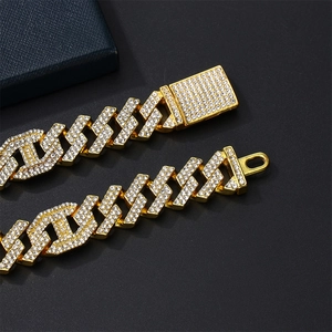 Chaîne cubaine dorée sertie de strass avec boucle carrée brillante pour un style hip hop