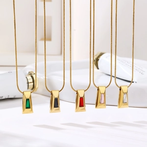 Collares minimalistas de acero con cinco colgantes de circonita de colores en fila
