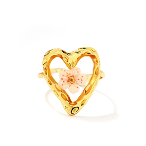 18K gold plated clover flower ring with heart shaped hammered metal and pink petal