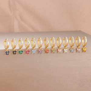 Boucles d'oreilles dorées avec 14 pendentifs papillon en zircon de couleurs variées