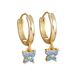 Boucles d'oreilles créoles dorées en acier avec pendentif papillon en zircon bleu