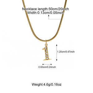 Gouden roestvrijstalen slangenketting met een kristalgezette nummer 1 hanger