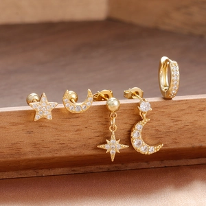 Set di orecchini a luna e stella dorati con pietre di zircone bianco stile celestiale