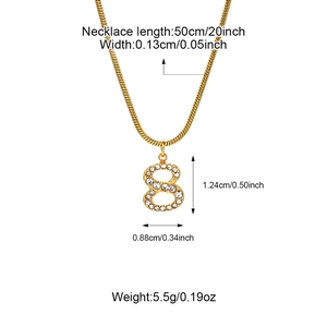Gouden nummer 8 hanger ketting met zirkonia aan een ronde slangenketting voor dames