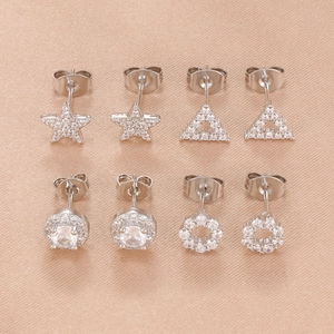 Vierteiliges Set modischer geometrischer Zirkon-Ohrstecker in Silber mit Sternen und Herzen