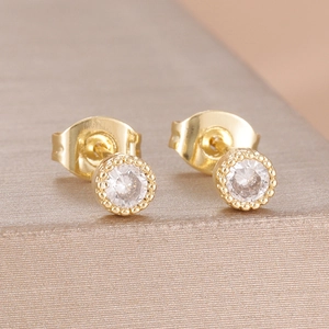 Elegante goldene Zirkon-Ohrstecker mit Vintage-Perlenrand und funkelndem Rundstein