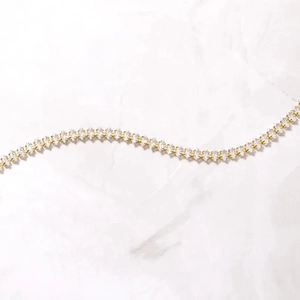 Elegante bracciale tennis placcato oro 18 carati con zirconi taglio marquise brillanti